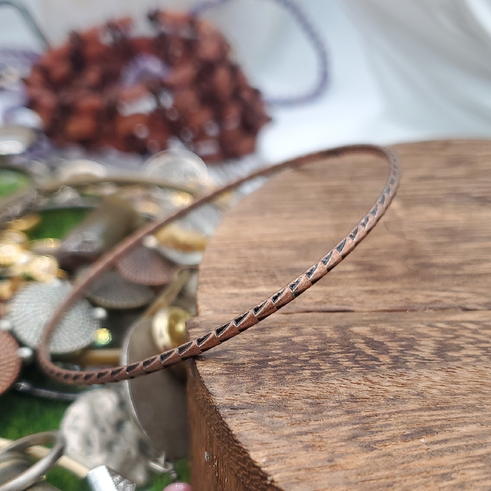 Textured Copper Tone Bangle Bracelet - Slim Design B3429
